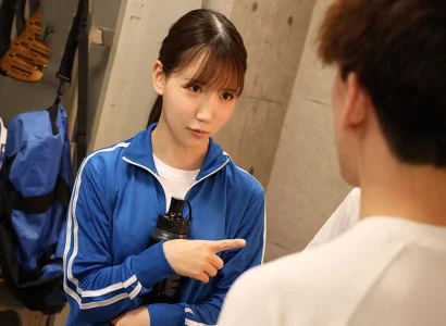 cô gái xinh trong câu lạc bộ bóng đá thay nhau quan hệ với cô gái xinh