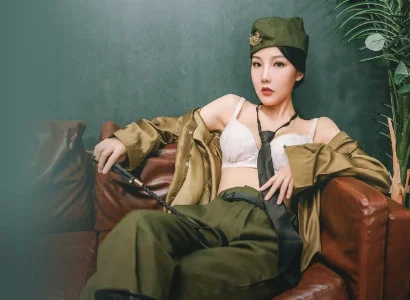 Anh đụ nữ thủ trưởng vú to xinh đẹp